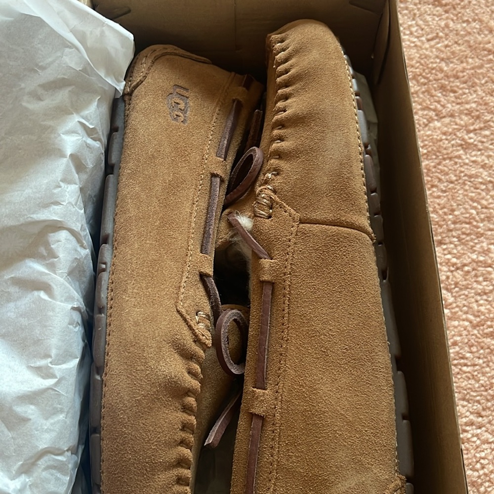 UGG women’s  Brown Suede Loafers - Picture 10 of 17
